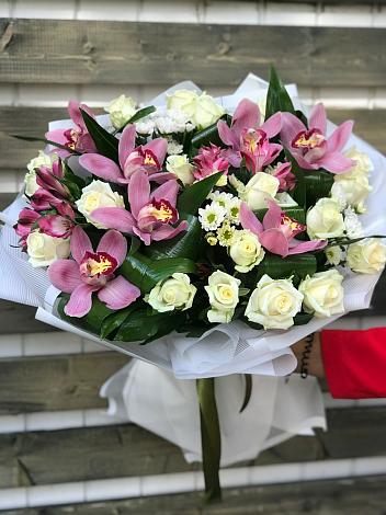 Букет цветов из: Розы и Хризантемы в Нижнем Тагиле