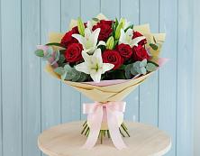 Букет цветов из:  Лилии и Розы в Нижнем Тагиле