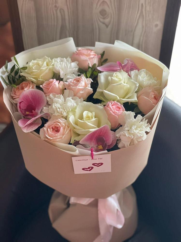 Букет цветов из: Орхидеи, Розы и Гвоздики в Нижнем Тагиле