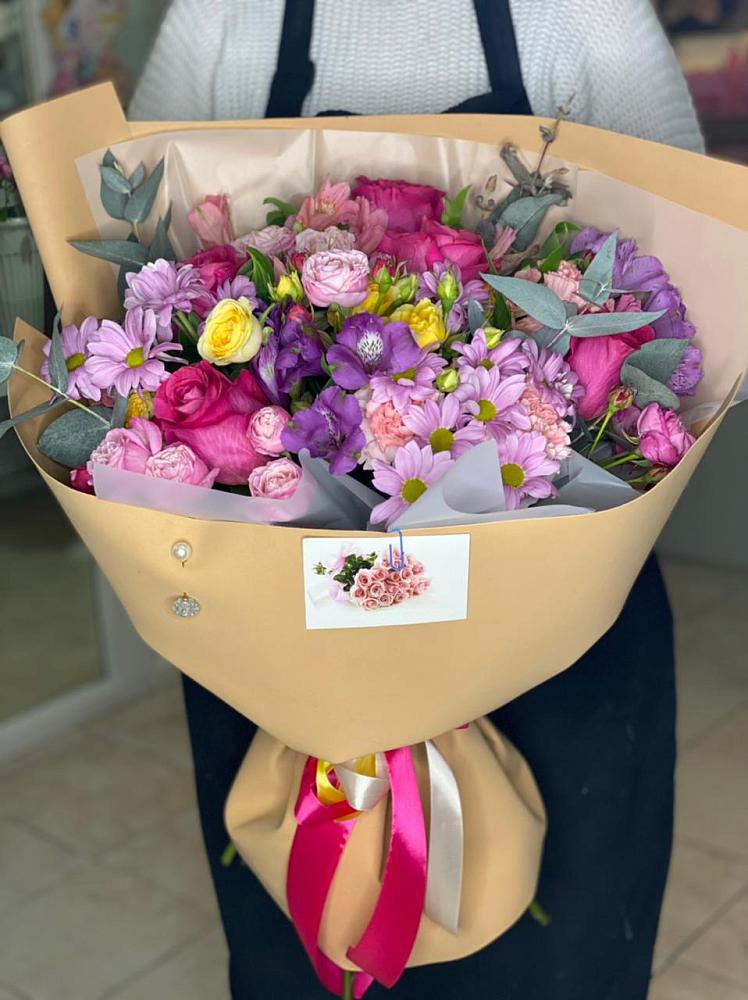 Букет цветов из: Хризантемы, Гвоздики и Альстромерии в Нижнем Тагиле