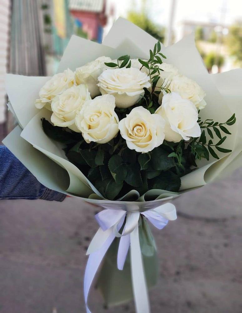 Букет Белые розы Проуд в Нижнем Тагиле