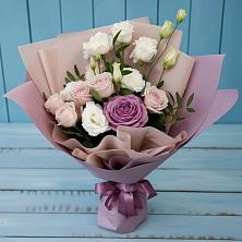 Букет цветов из:  Розы и Лизиантусы в Нижнем Тагиле
