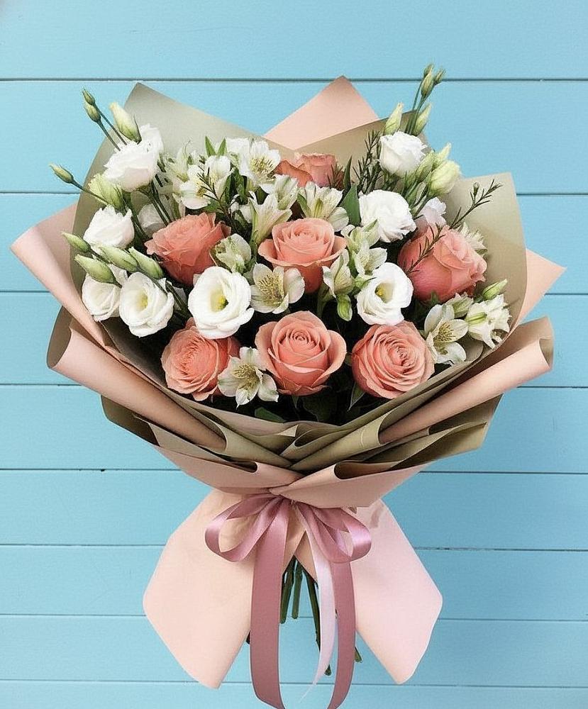 Букет цветов из: Розы, Альстромерии и Лизиантусы в Нижнем Тагиле