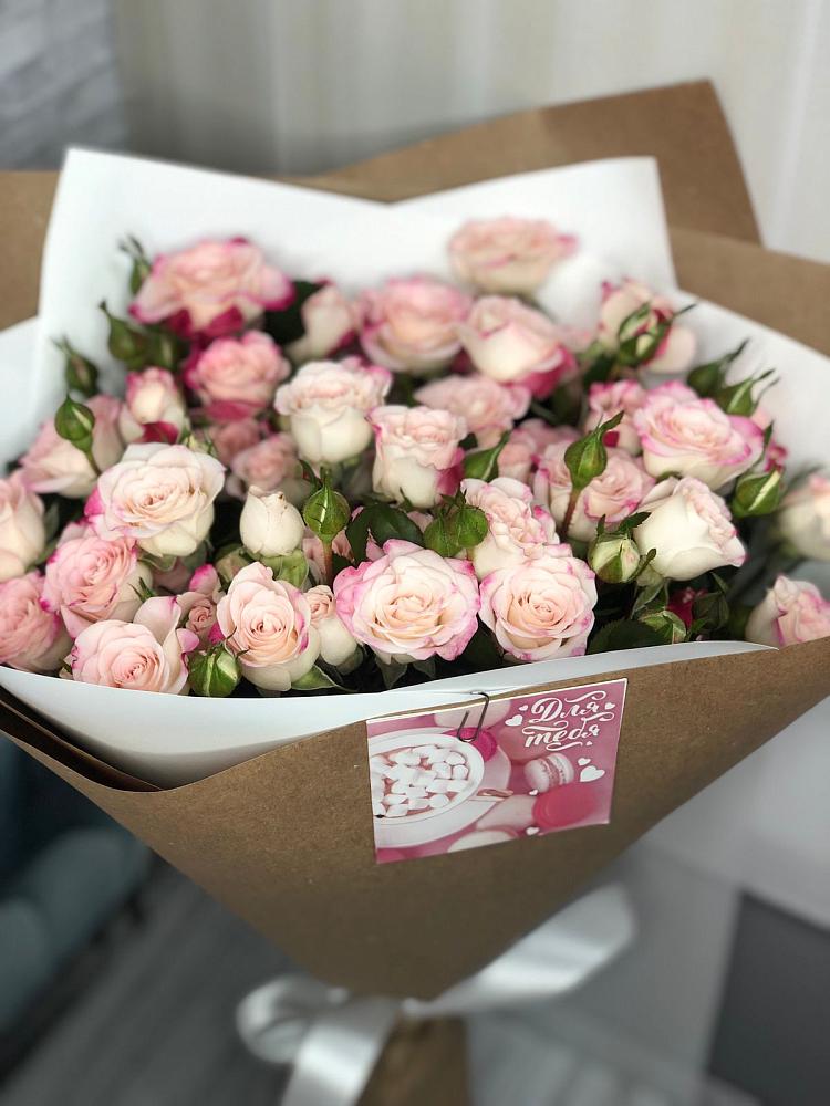 Букет цветов из: Розы в Нижнем Тагиле