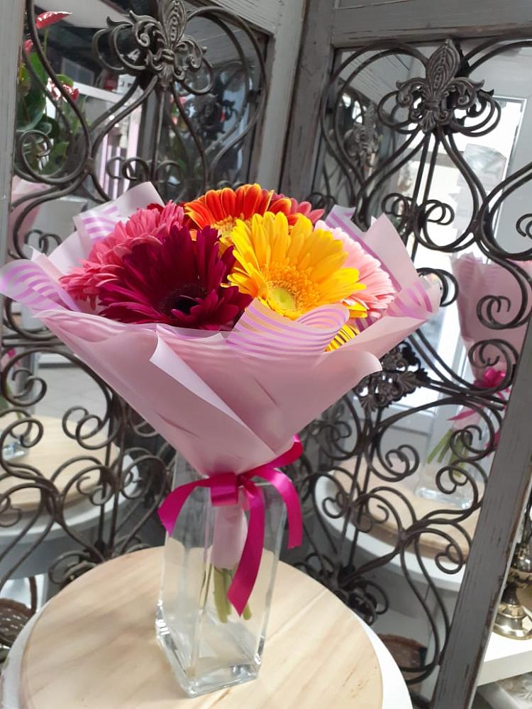 Букет цветов из: Герберы в Нижнем Тагиле