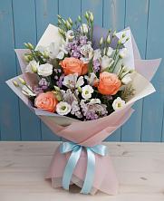 Букет цветов из:  Лизиантусы, Розы, Альстромерии и Гипсофила в Нижнем Тагиле