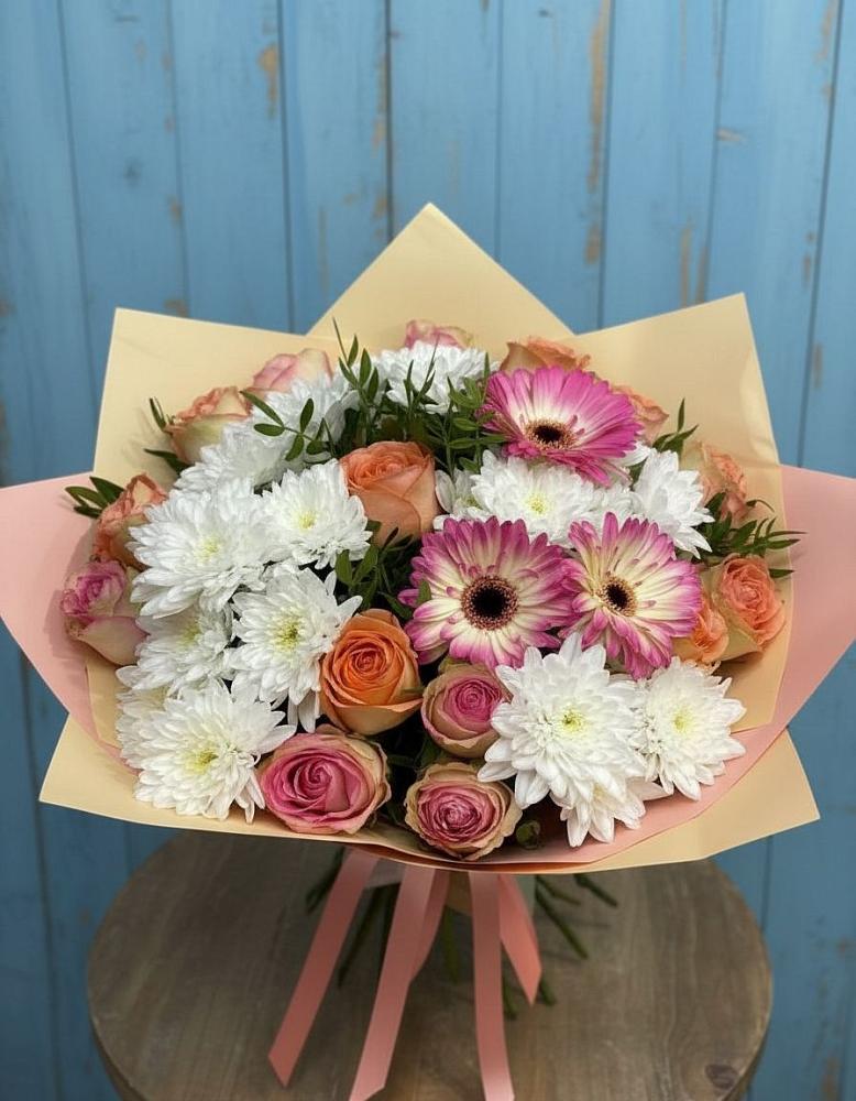 Букет цветов из: Розы, Герберы и Хризантемы в Нижнем Тагиле