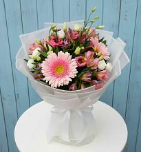 Букет цветов из:  Герберы, Альстромерии и Лизиантусы в Нижнем Тагиле