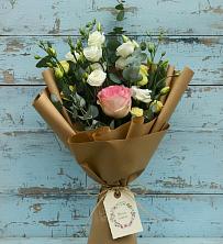 Букет цветов из:  Розы и Лизиантусы в Нижнем Тагиле