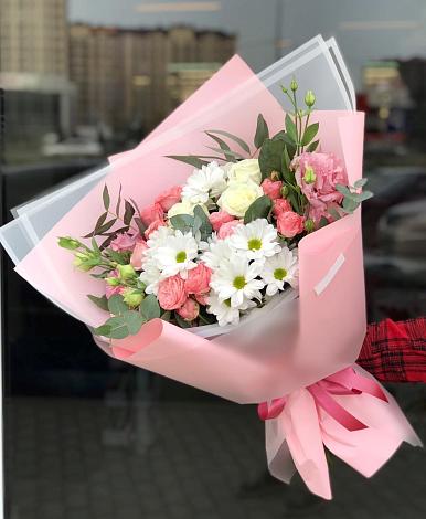 Букет цветов из: Розы, Лизиантусы и Хризантемы в Нижнем Тагиле